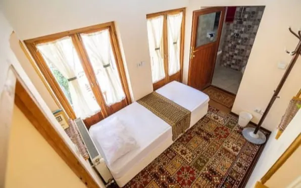 اقامتگاه بومگردی آنا شیراز - نمای اتاق