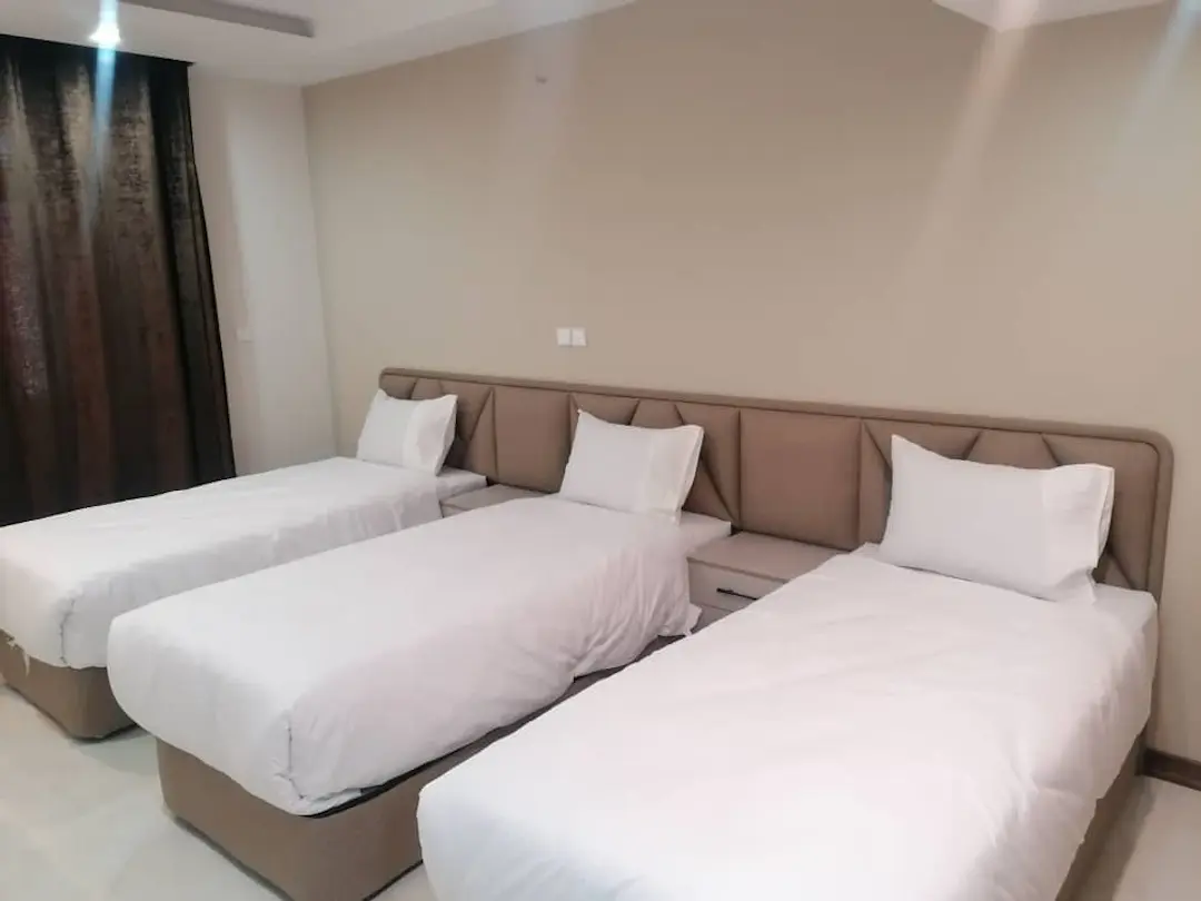 خانه مسافر گارنت شیراز - اتاق 3 تخته (3 تخت 1 نفره)