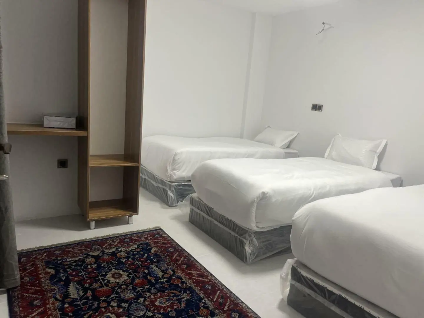 هتل آپارتمان رسام شیراز - اتاق 3 تخته (3 تخت 1 نفره)