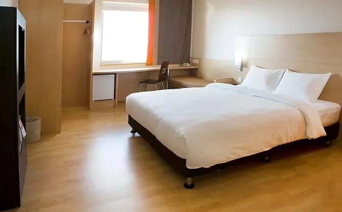 هتل رمیس تهران - اتاق 2 تخته (1 تخت 2 نفره)