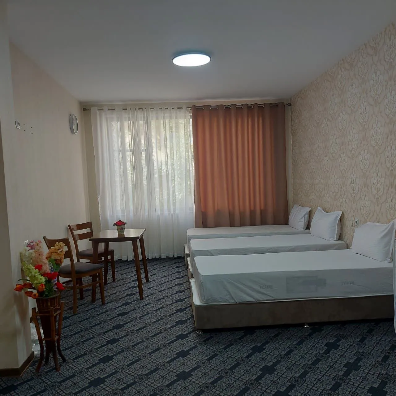 مهمانپذیر ترنج تهران - اتاق 3 تخته (3 تخت 1 نفره)