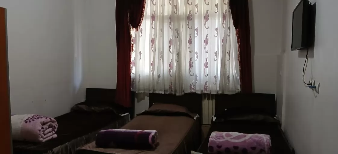 مهمانپذیر آرین تهران - اتاق 3 تخته (3 تخت 1 نفره)