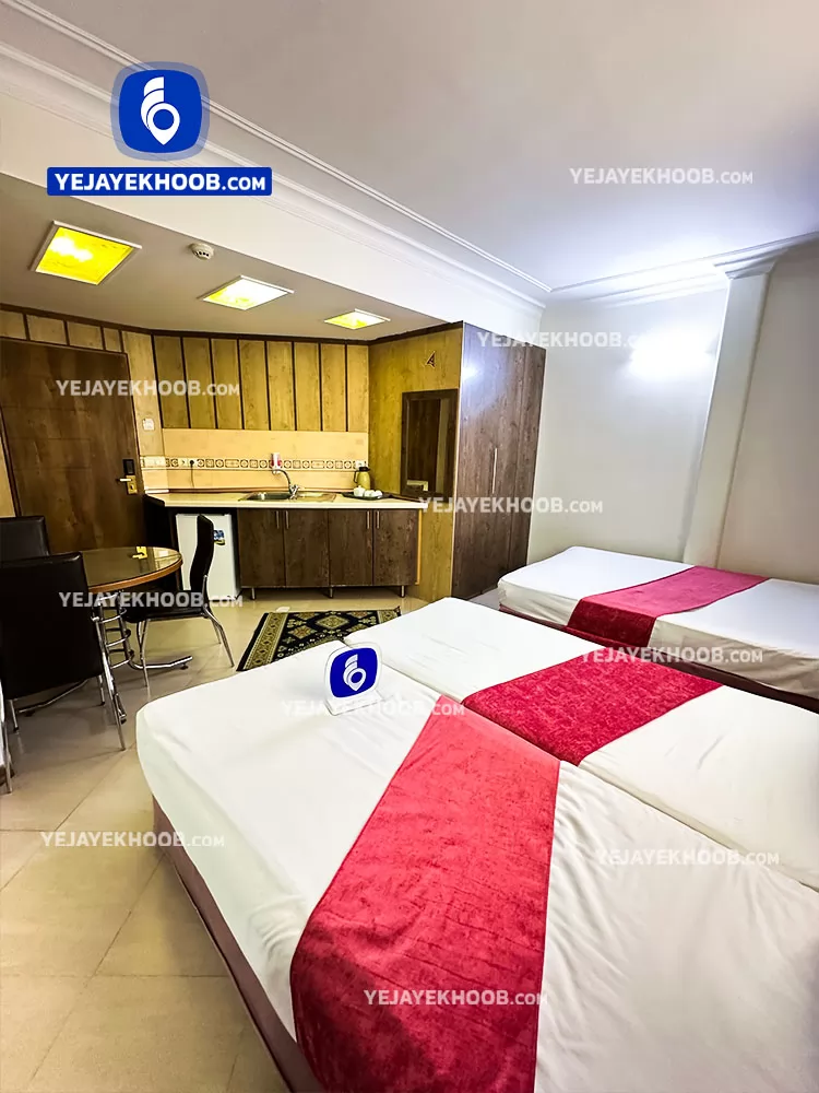 هتل آپارتمان معین درباری مشهد - اتاق ۳ تخته (یک تخت دبل + یک تخت سینگل)