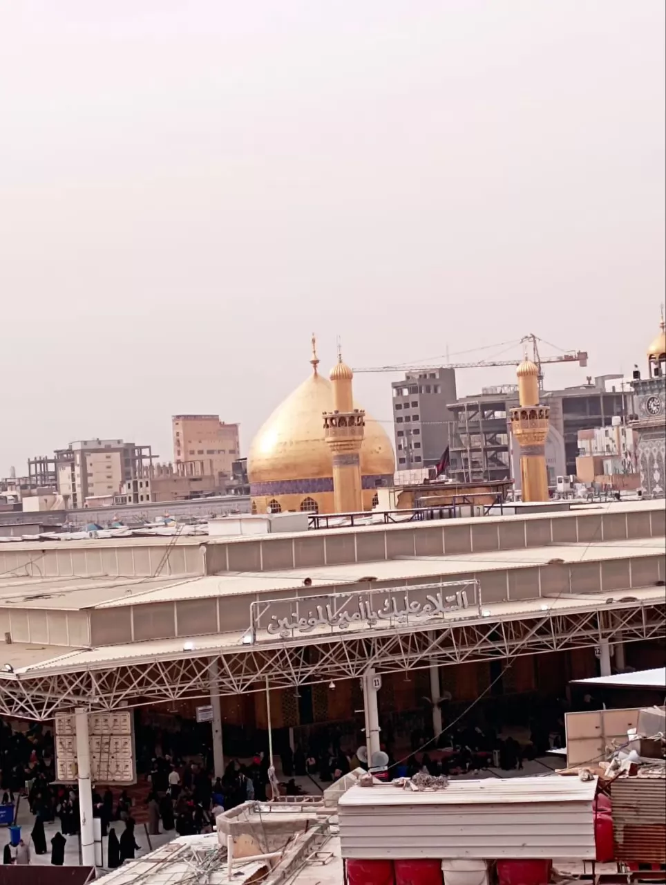نمای حرم مطهر از داخل هتل 2