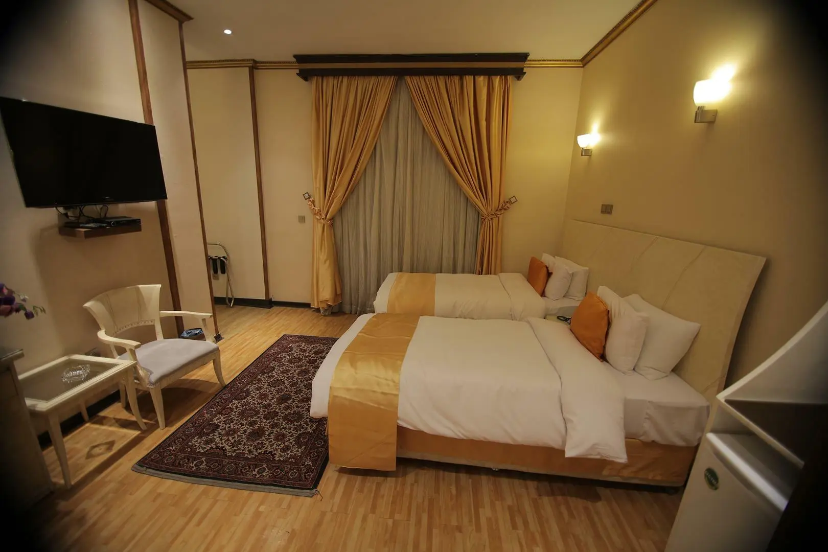 هتل بزرگ فردوسی تهران - اتاق 2 تخته (2 تخت 1 نفره)