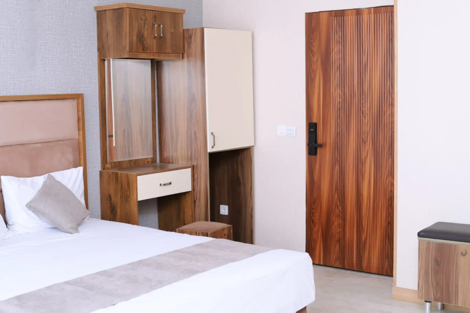 هتل پارادایس تهران - اتاق 2 تخته (1 تخت 2 نفره)