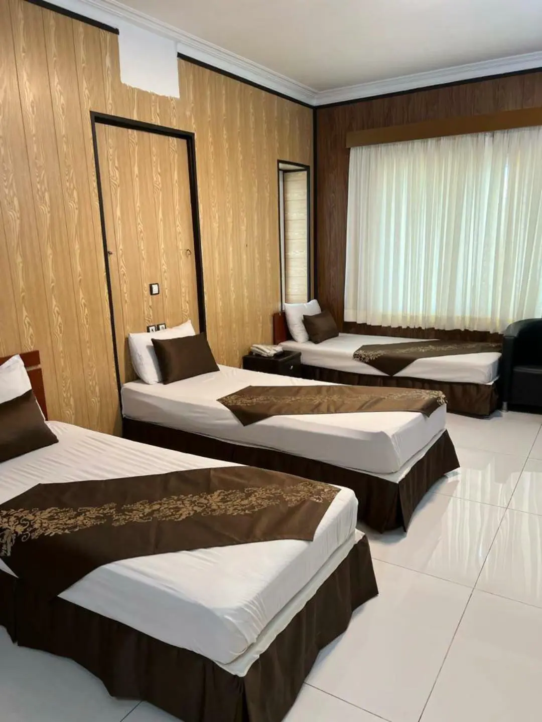 هتل حافظ تهران - اتاق 3 تخته (3 تخت 1 نفره)