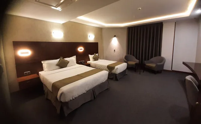 هتل ریتز تهران - اتاق 3 تخته (1 تخت 2 نفره و 1 تخت 1 نفره)