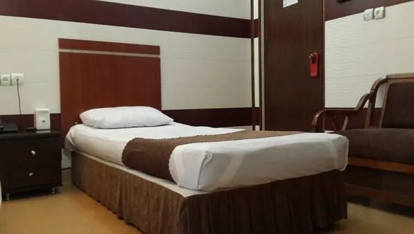 هتل مرکزی ایران تهران - اتاق 1 تخته (1 تخت 1 نفره)