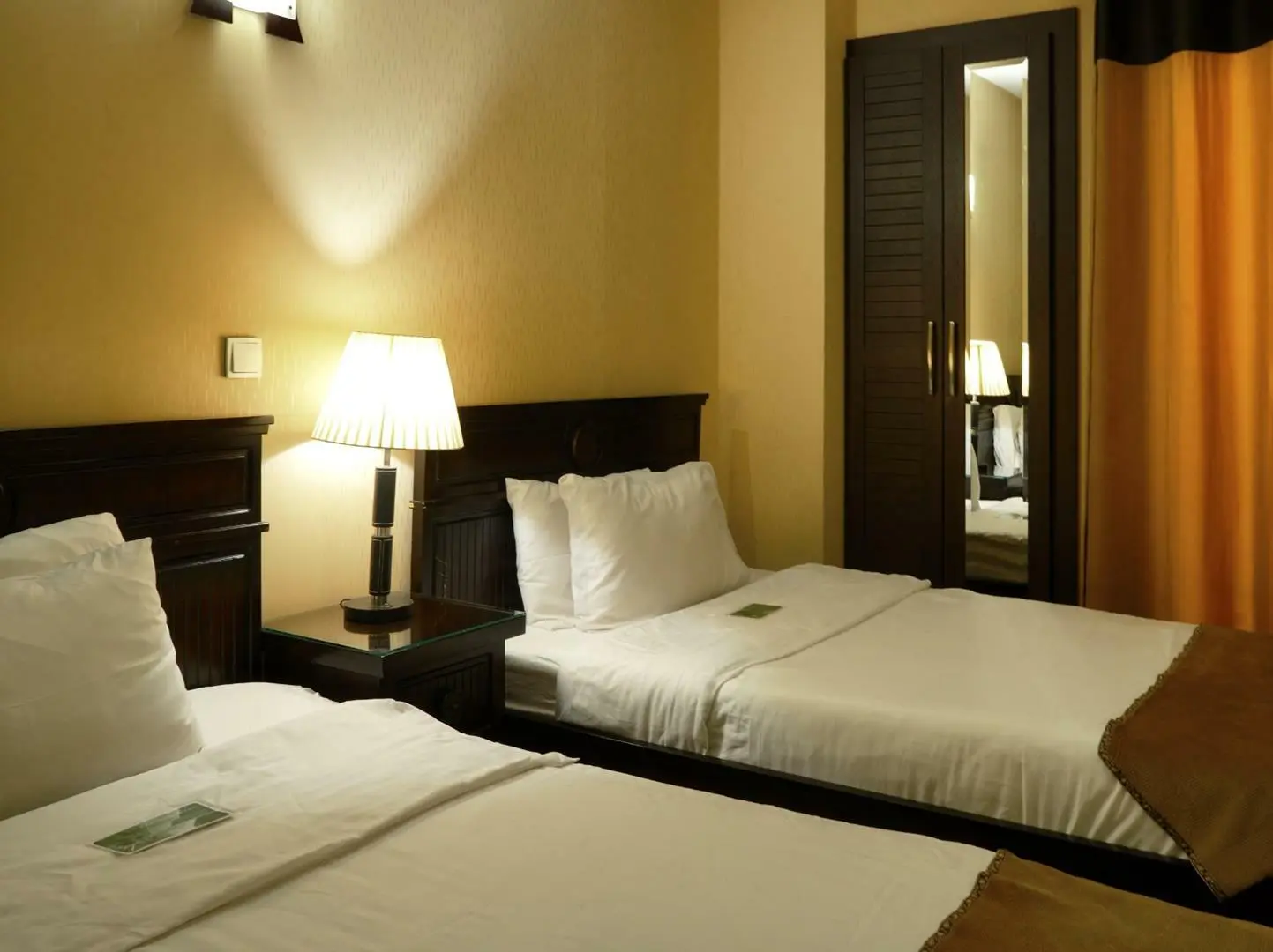 هتل آپارتمان طوبی تهران - اتاق 2 تخته (2 تخت 1 نفره)