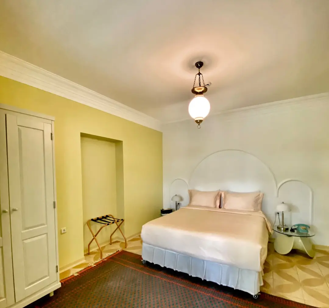 بوتیک هتل پاسیو شیراز - اتاق 2 تخته (1 تخت 2 نفره)