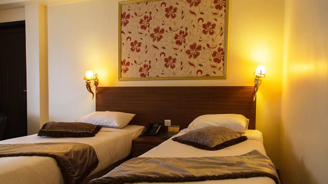 هتل مارلیک تهران - اتاق 2 نفره (2 تخت 1 نفره)