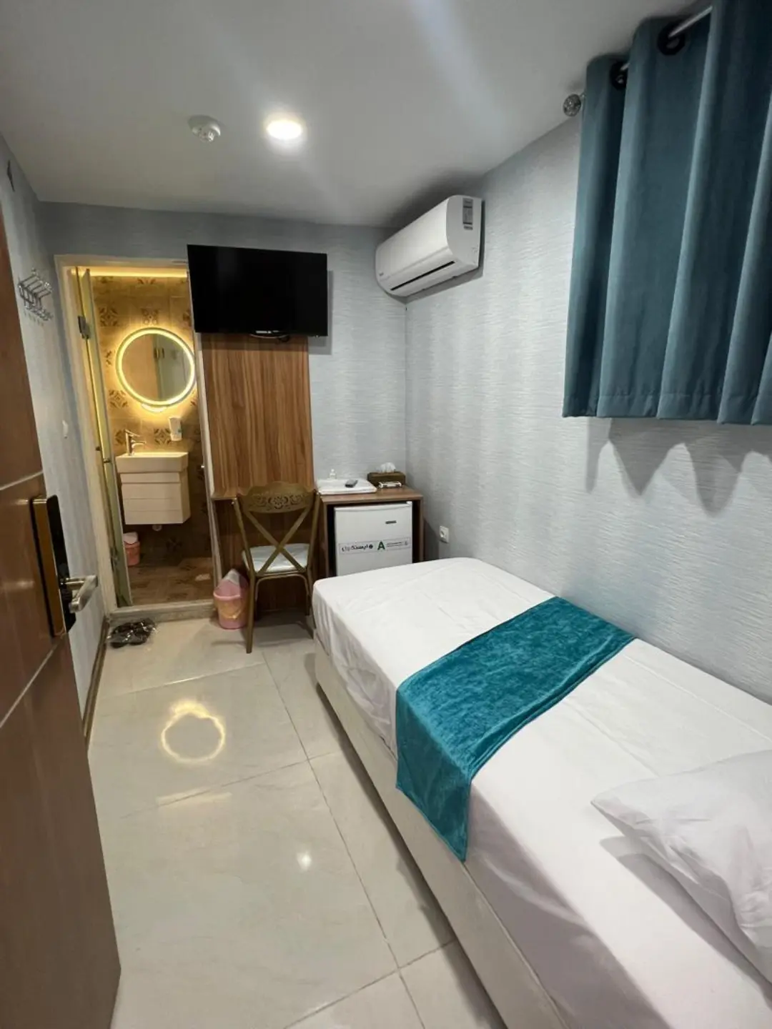 هتل آپارتمان رز تهران - اتاق 1 تخته (1 تخت 1 نفره)