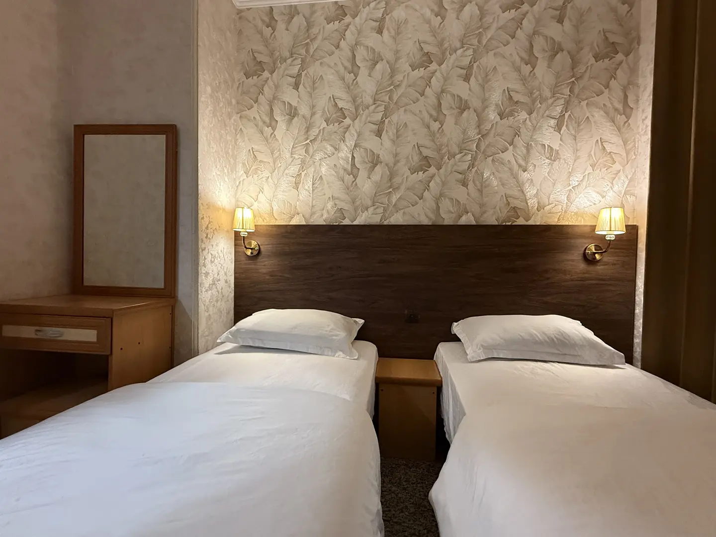 هتل آپارتمان لیماک تهران - اتاق 2 تخته (2 تخت 1 نفره)