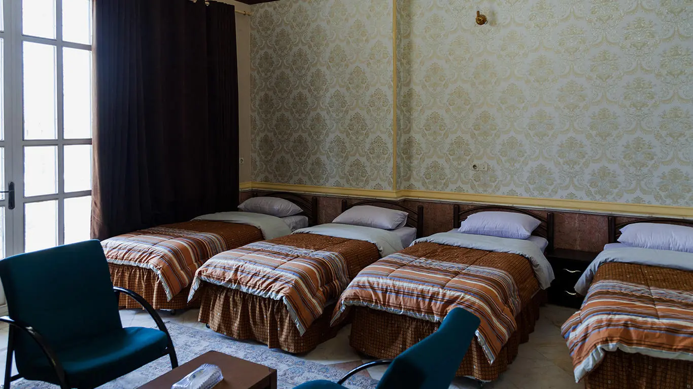 مجتمع اقامتی آفتاب تهران - اتاق 4 تخته (1 تخت 2 نفره و 2 تخت 1 نفره)