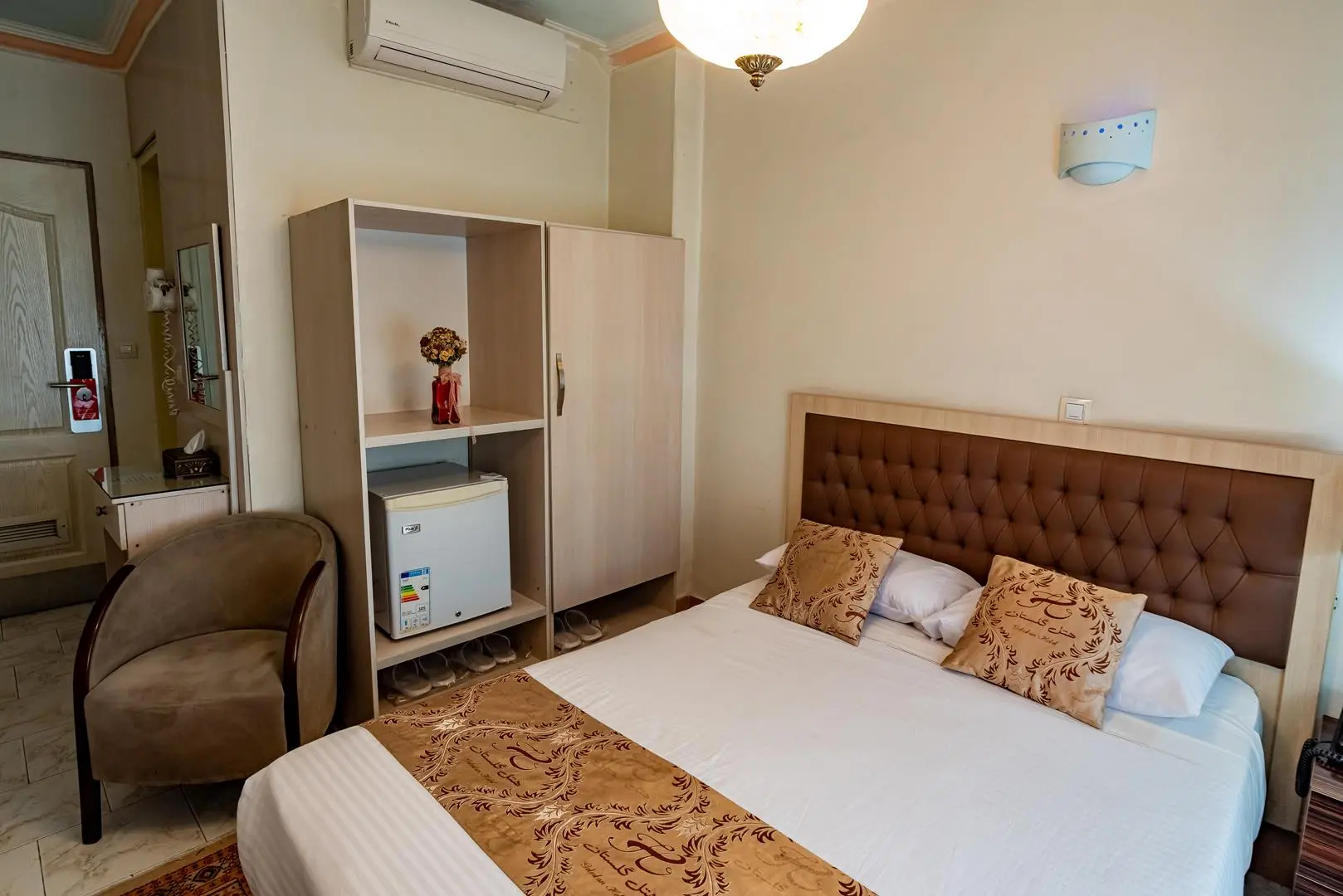 هتل گلستان تهران - اتاق 2 تخته (1 تخت 2 نفره)