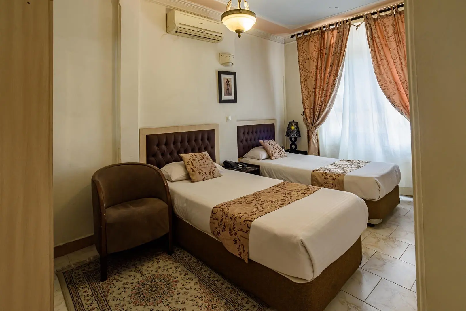 هتل گلستان تهران - اتاق 2 تخته (2 تخت 1 نفره)