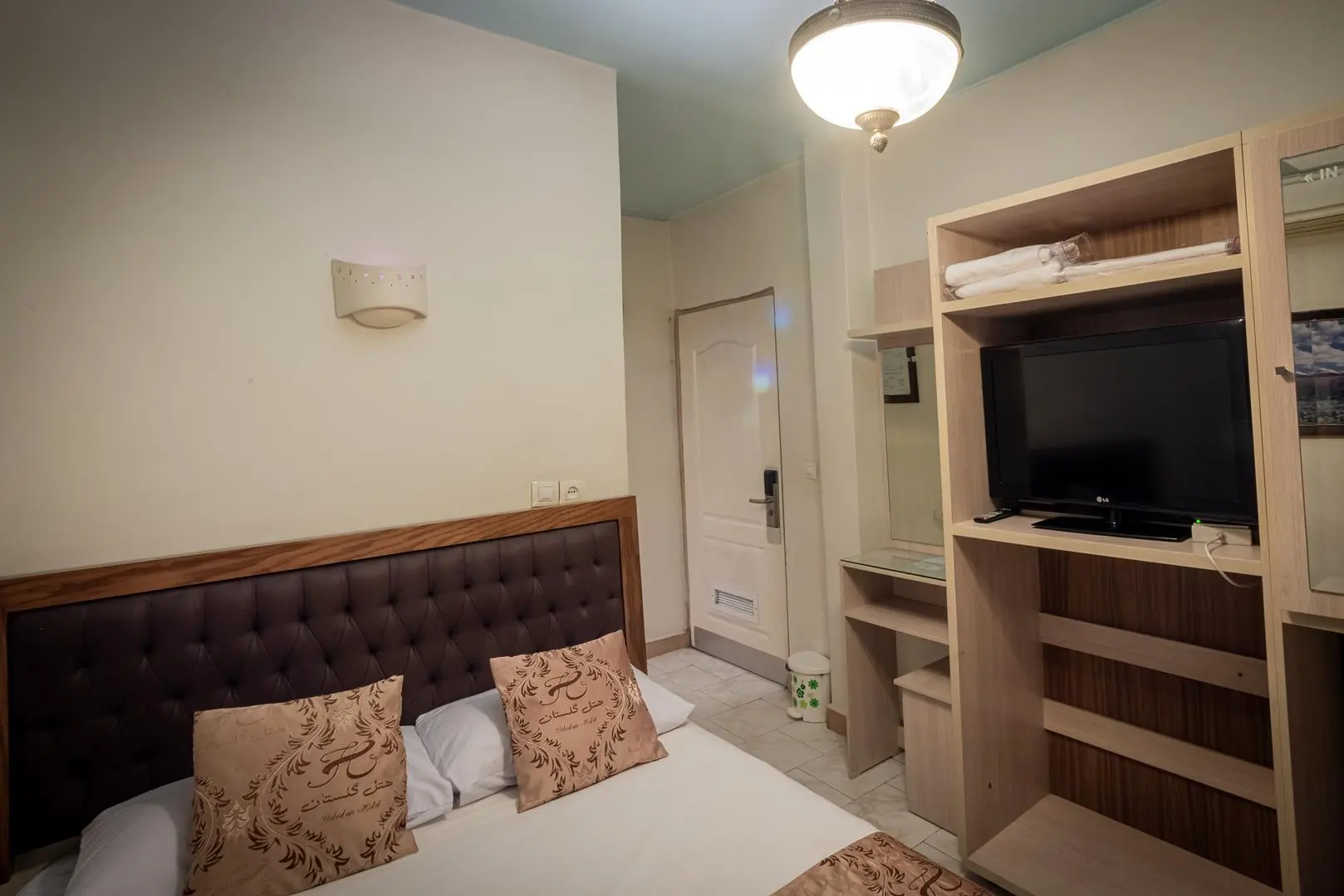 هتل گلستان تهران - اتاق 2 تخته (1 تخت 2 نفره)