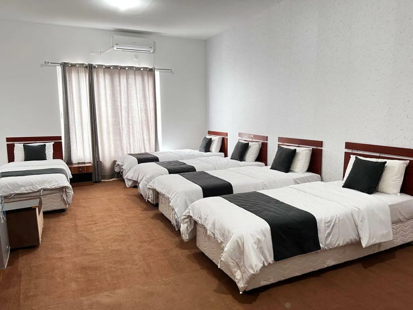 مجتمع اقامتی غواصی قشم - اتاق 5 تخته (5 تخت 1 نفره)