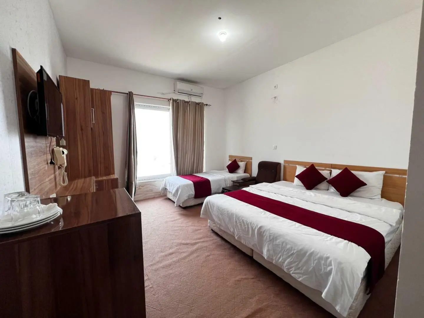 مجتمع اقامتی غواصی قشم - اتاق 3 تخته (1 تخت 2 نفره 1 تخت 1 نفره)