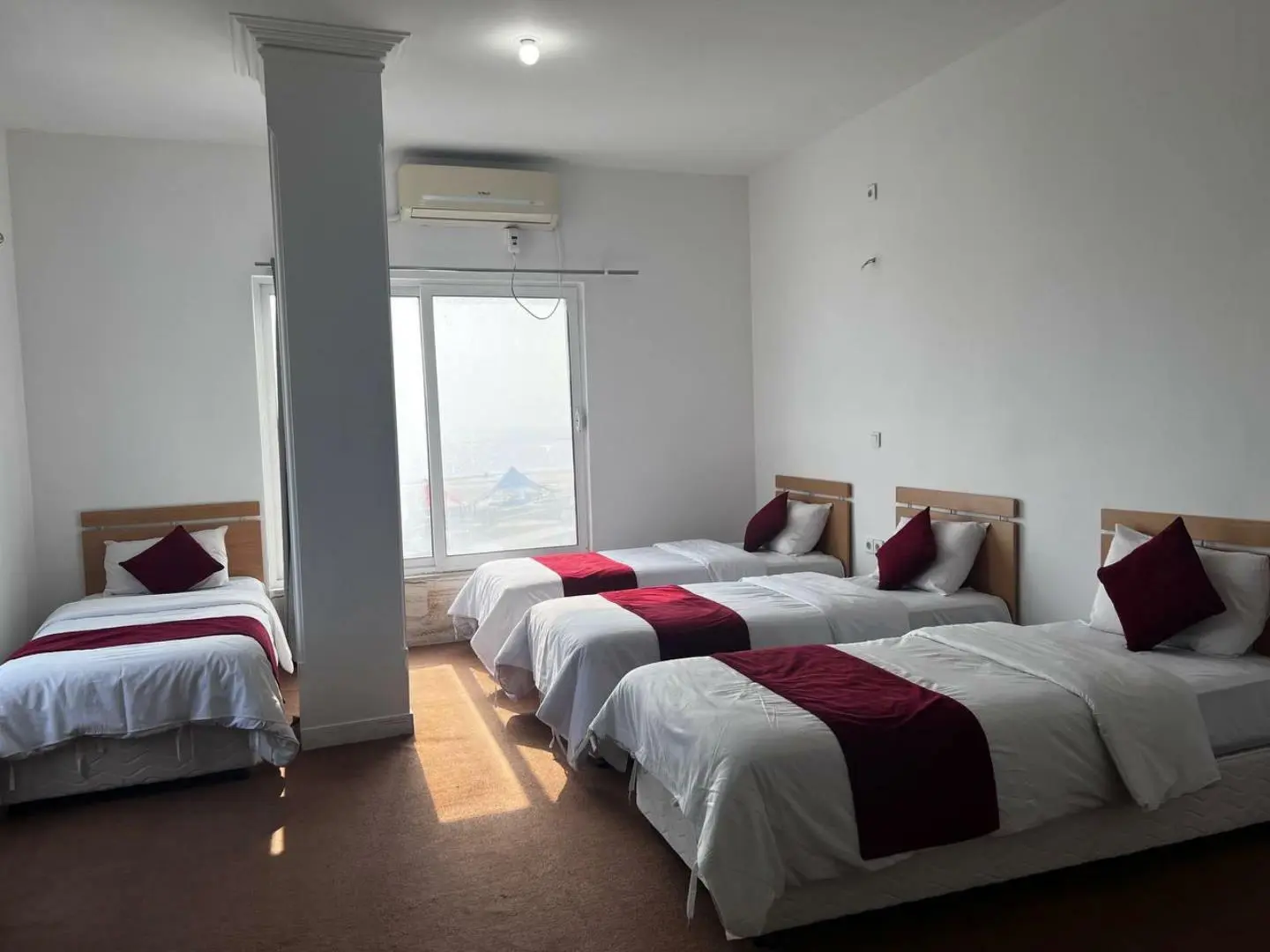 مجتمع اقامتی غواصی قشم - اتاق 4 تخته (4 تخت 1 نفره)