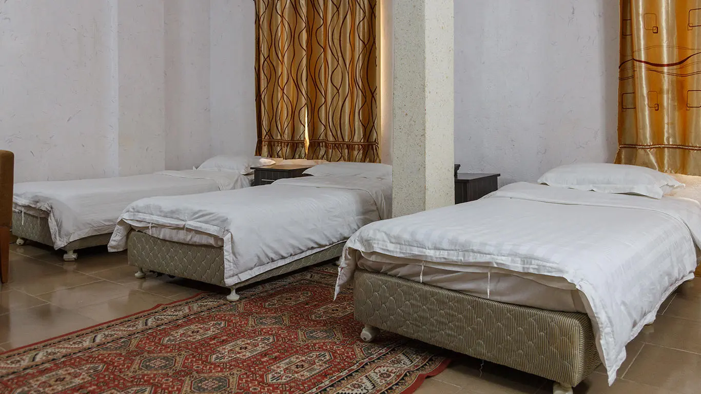 هتل آپادانا قشم - اتاق 3 تخته (3 تخت 1 نفره)