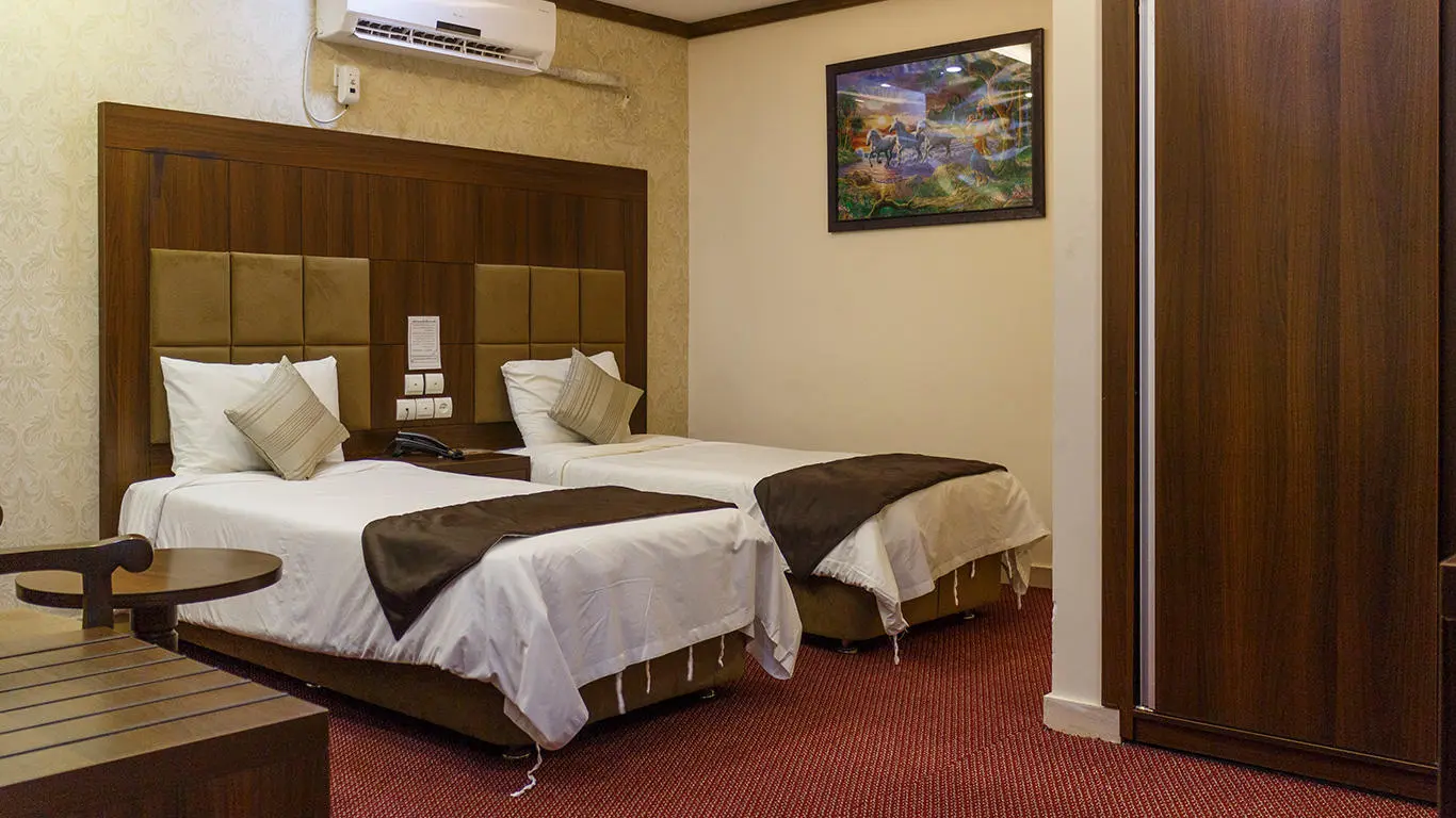 هتل قصر الوند قشم - اتاق 2 تخته (2 تخت 1 نفره)