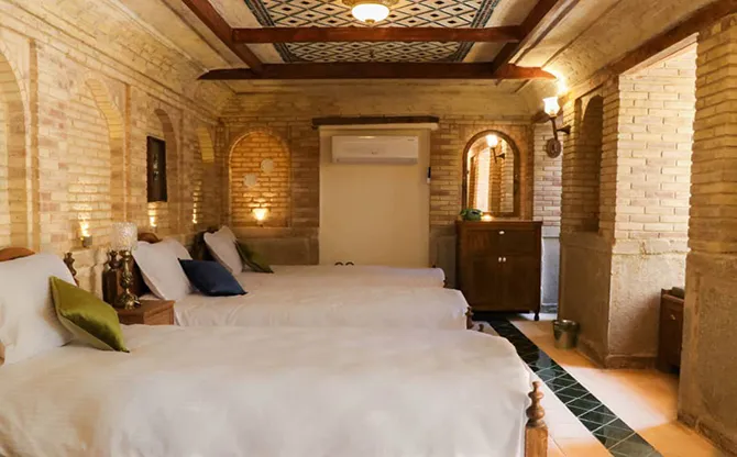 اقامتگاه سنتی راوی شیراز - اتاق 3 تخته (3 تخت 1 نفره)