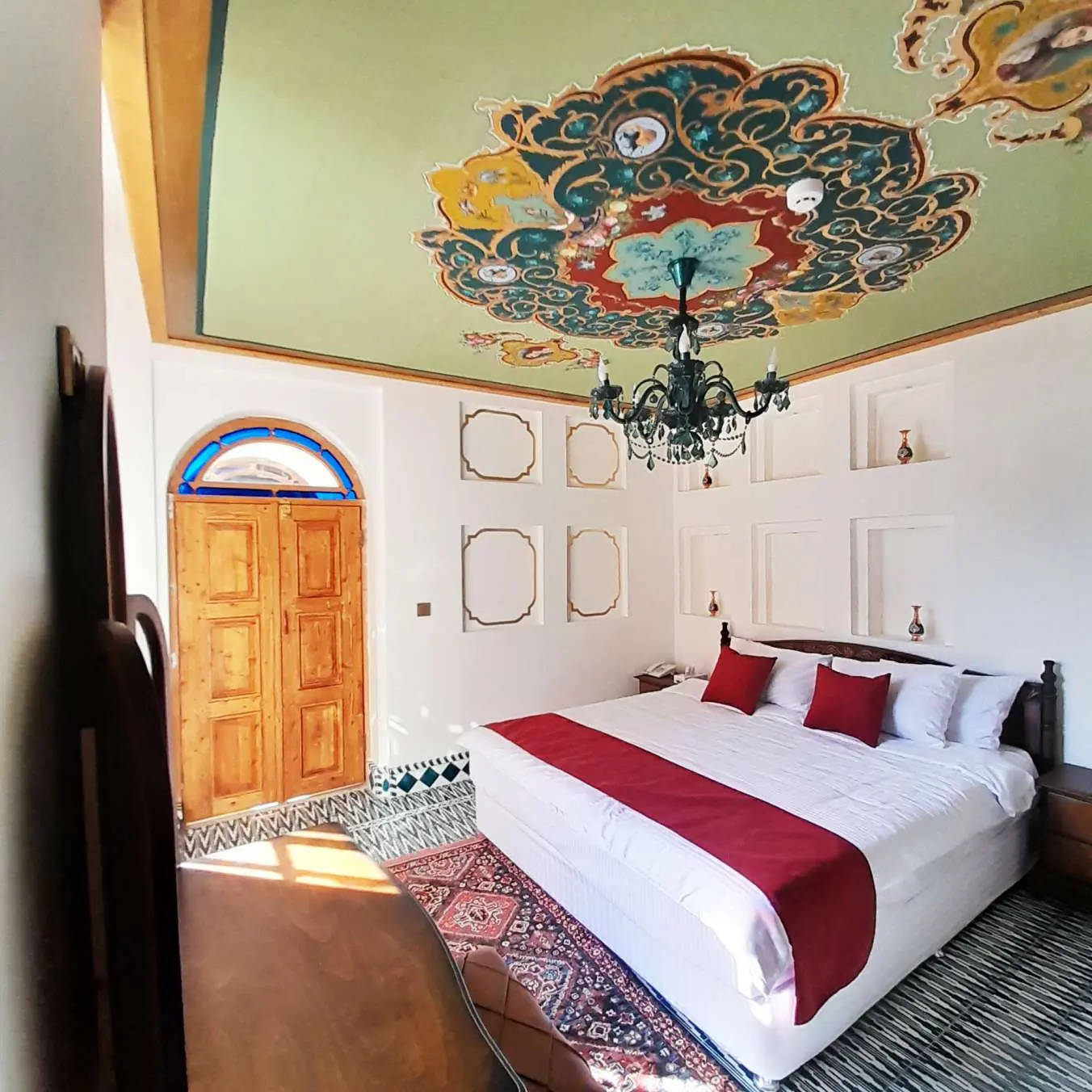 هتل بوتیک عمارت محلاتی شیراز - اتاق 2 تخته (1 تخت 2 نفره)