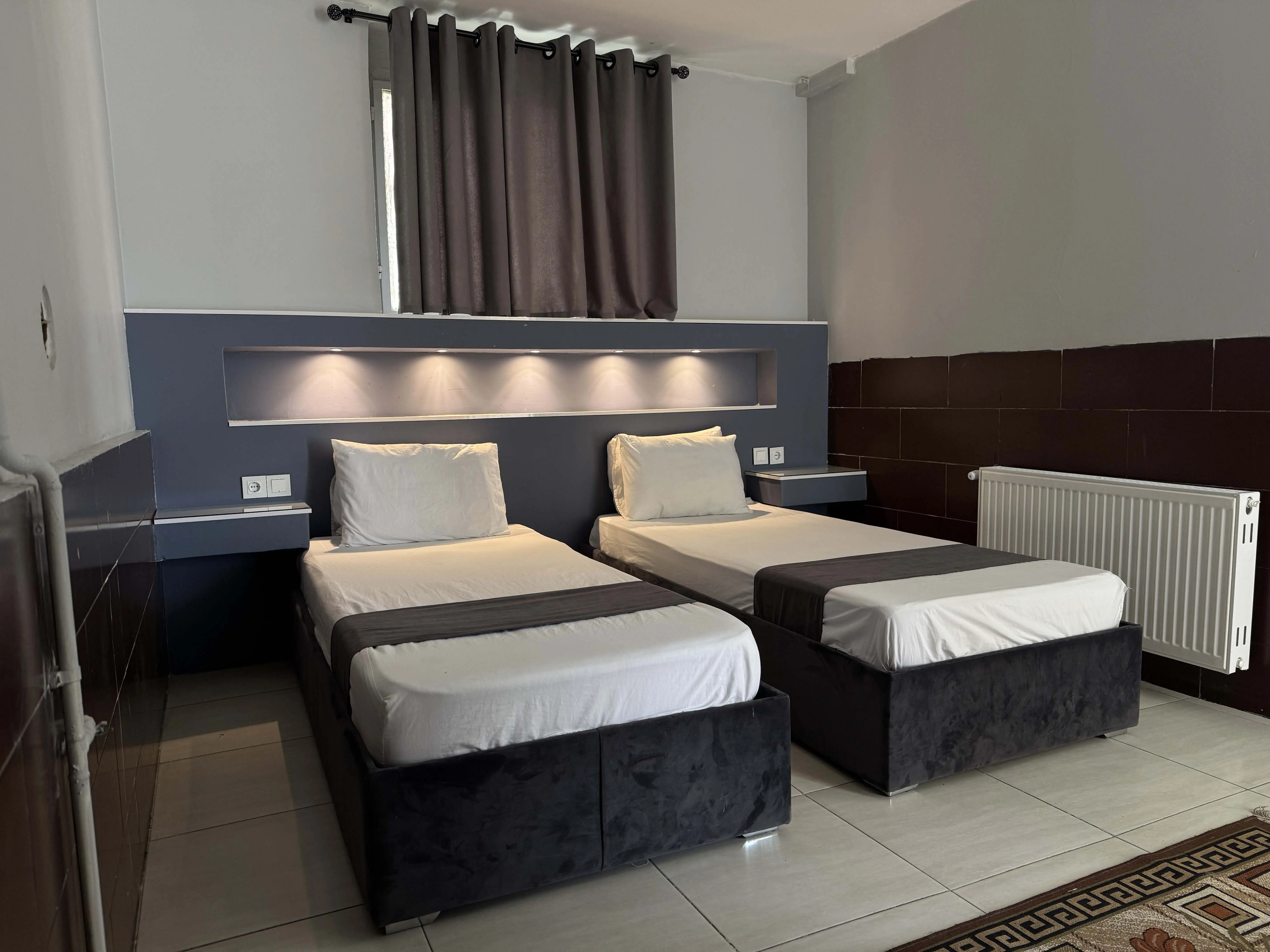 مهمانپذیر رحمانیان شیراز - اتاق 2 تخته (2 تخت 1 نفره)