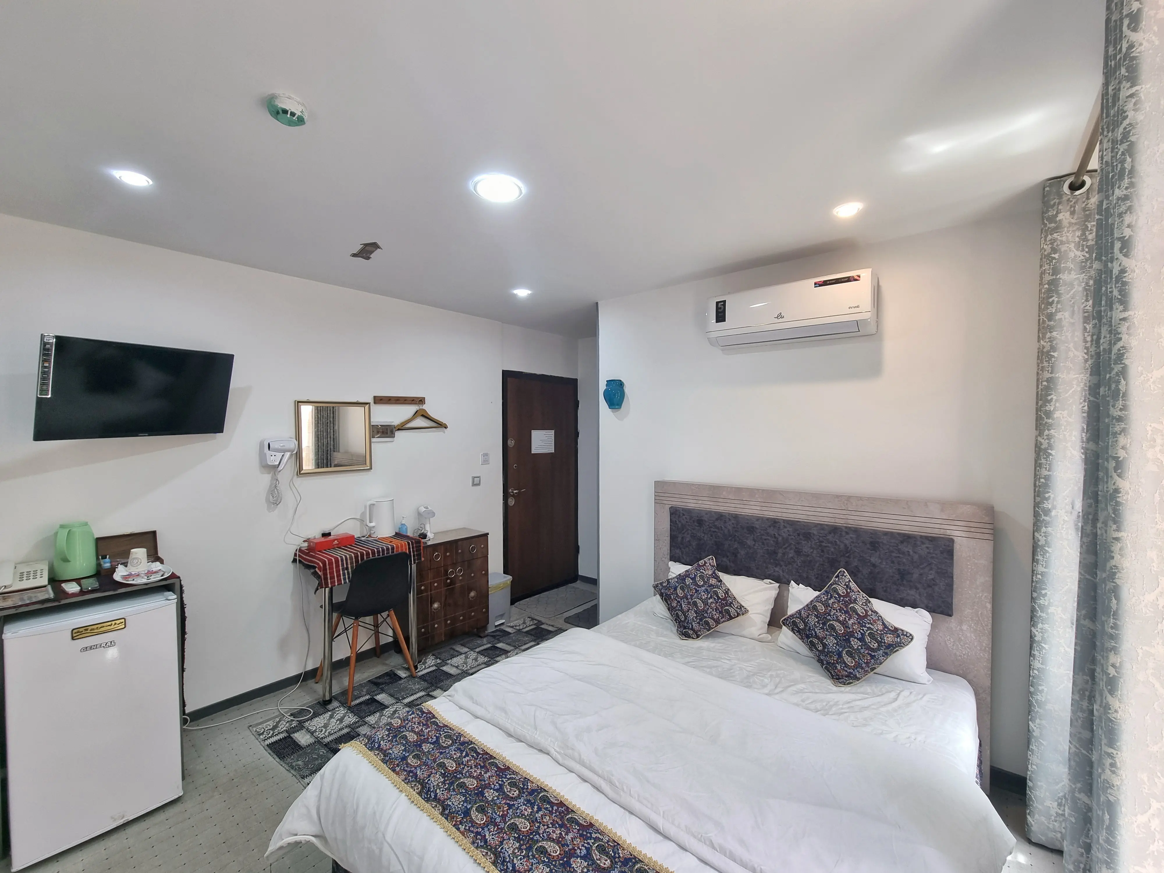 اقامتگاه سنتی سیمرغ شیراز - اتاق 2 تخته (1 تخت 2 نفره)