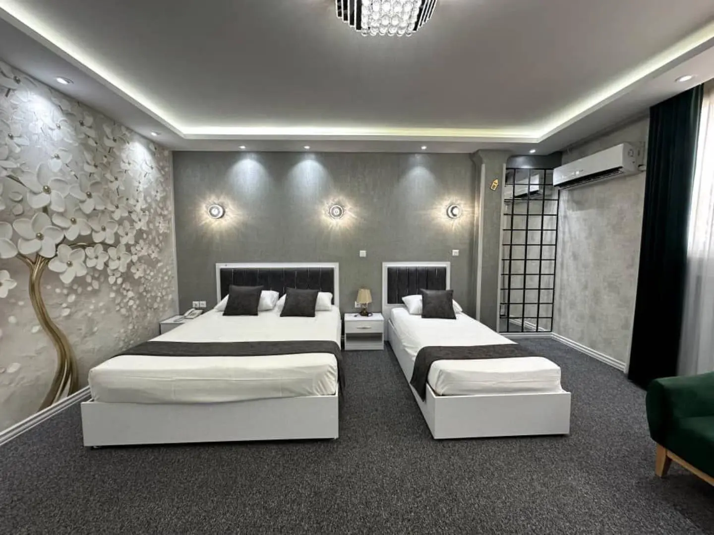 هتل صدرا شیراز - اتاق 3 تخته (1 تخت 2 نفره 1 تخت 1 نفره)