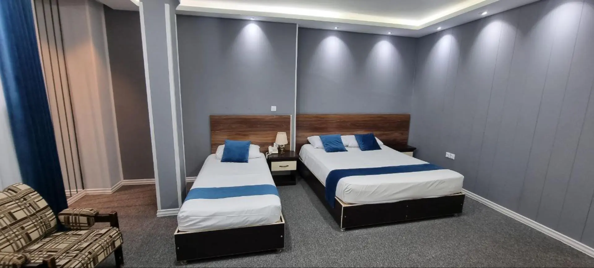 هتل صدرا شیراز - اتاق 3 تخته (1 تخت 2 نفره 1 تخت 1 نفره)