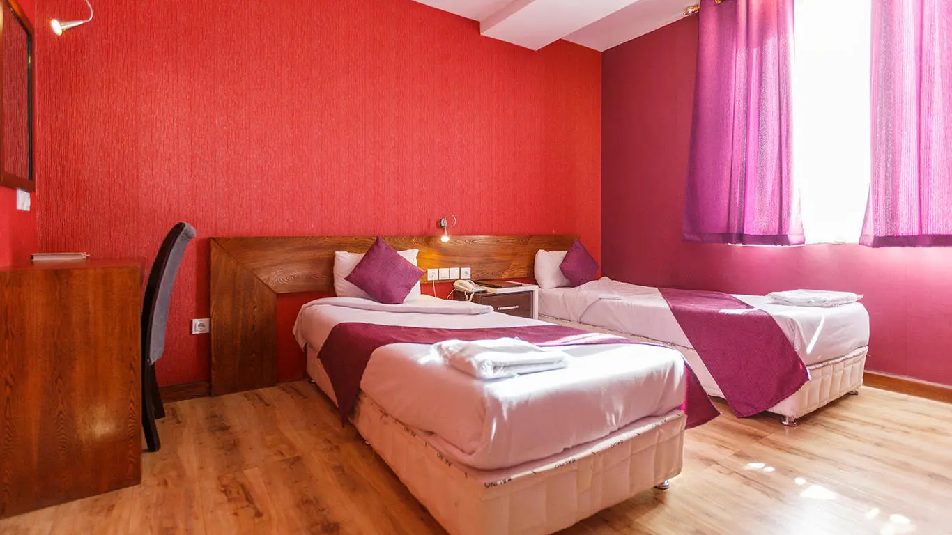 هتل آپارتمان جهان نما شیراز - اتاق 2 تخته (2 تخت 1 نفره)