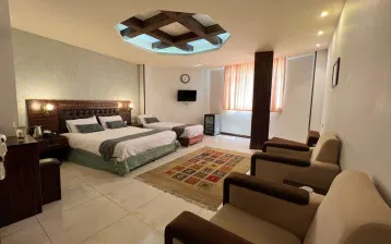 هتل وکیل شیراز - اتاق 3 تخته (1 تخت 2 نفره 1 تخت 1 نفره)