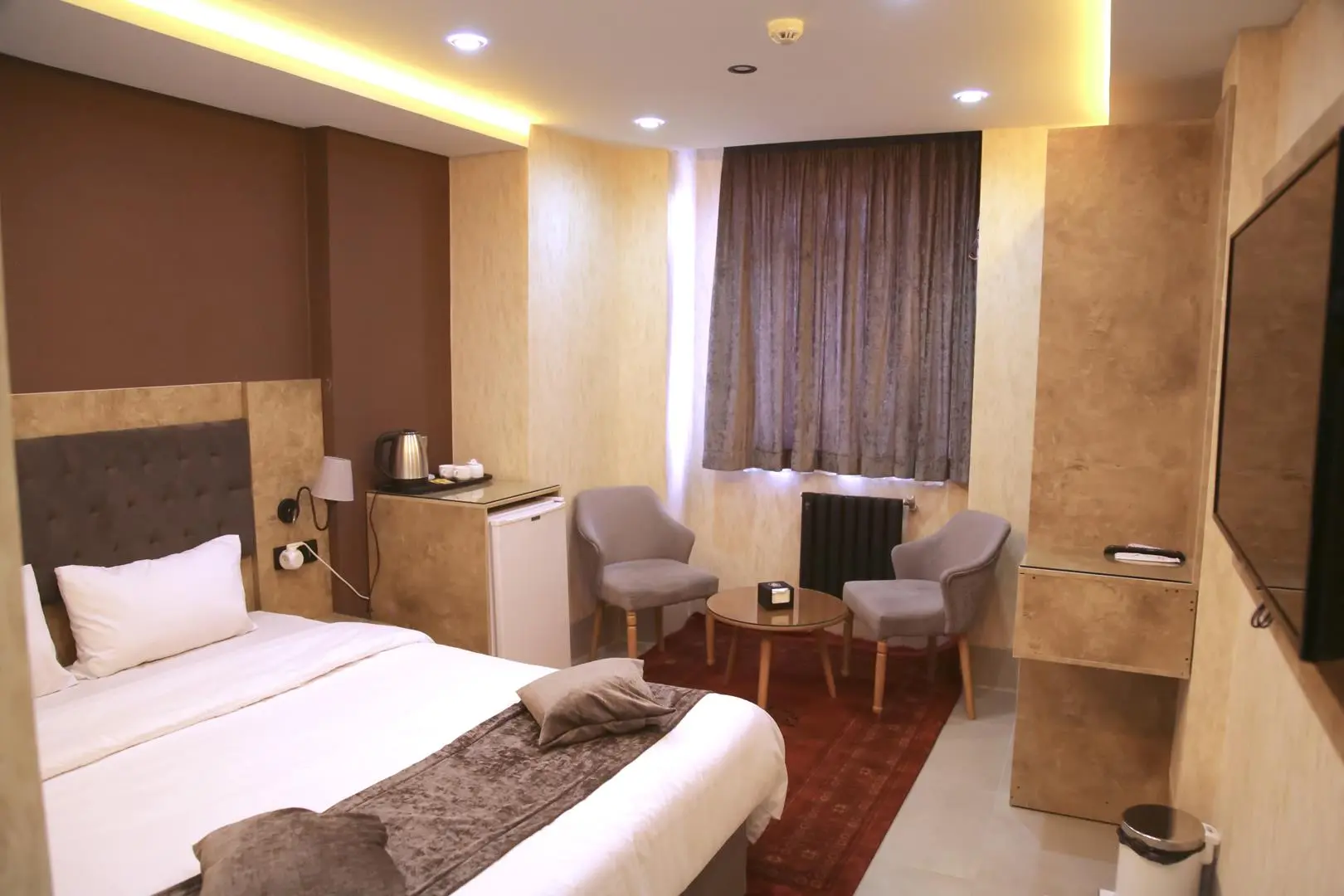 هتل فارس شیراز - اتاق 2 تخته (1 تخت 2 نفره)