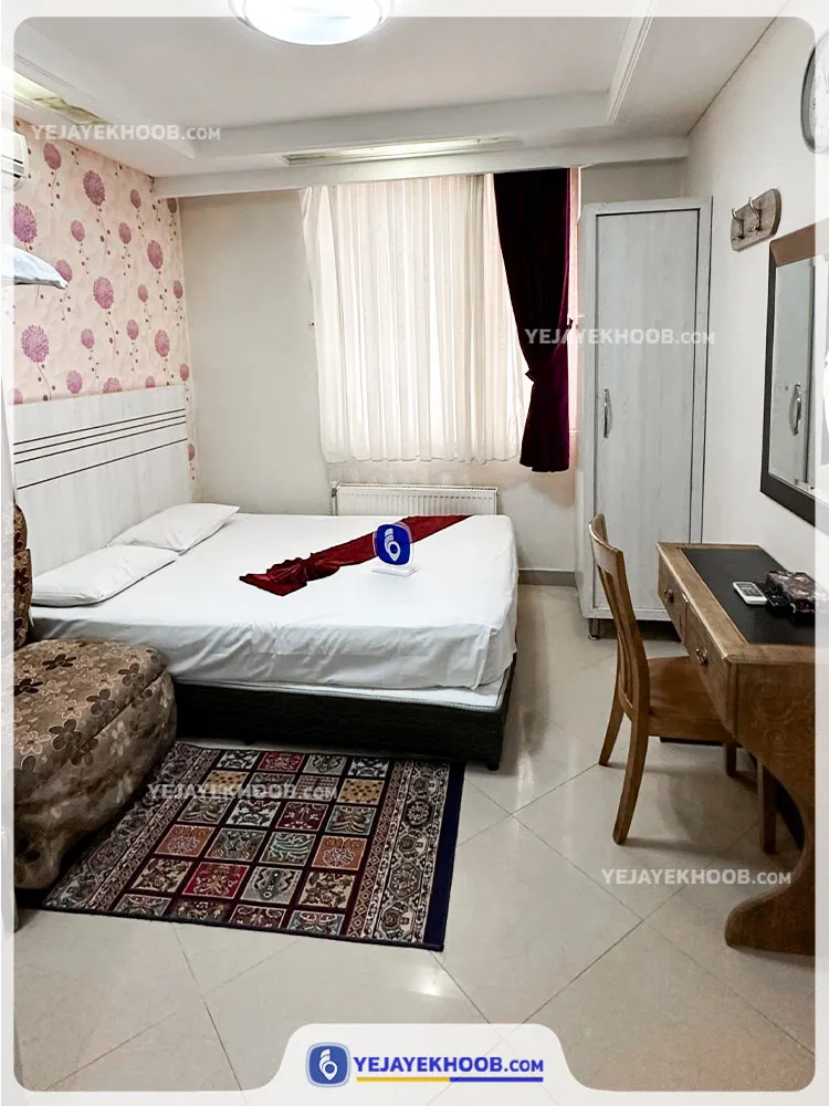 هتل آپارتمان آلتون مشهد - اتاق 3 تخته (1 تخت 2 نفره و کاناپه تخت شو)