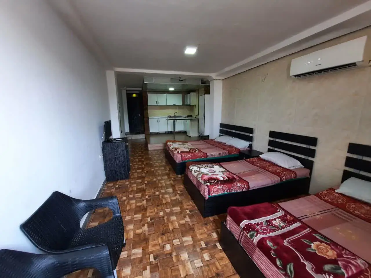 هتل آبشار بندر انزلی - اتاق 4 تخته (1 تخت 2 نفره 2 تخت 1 نفره)