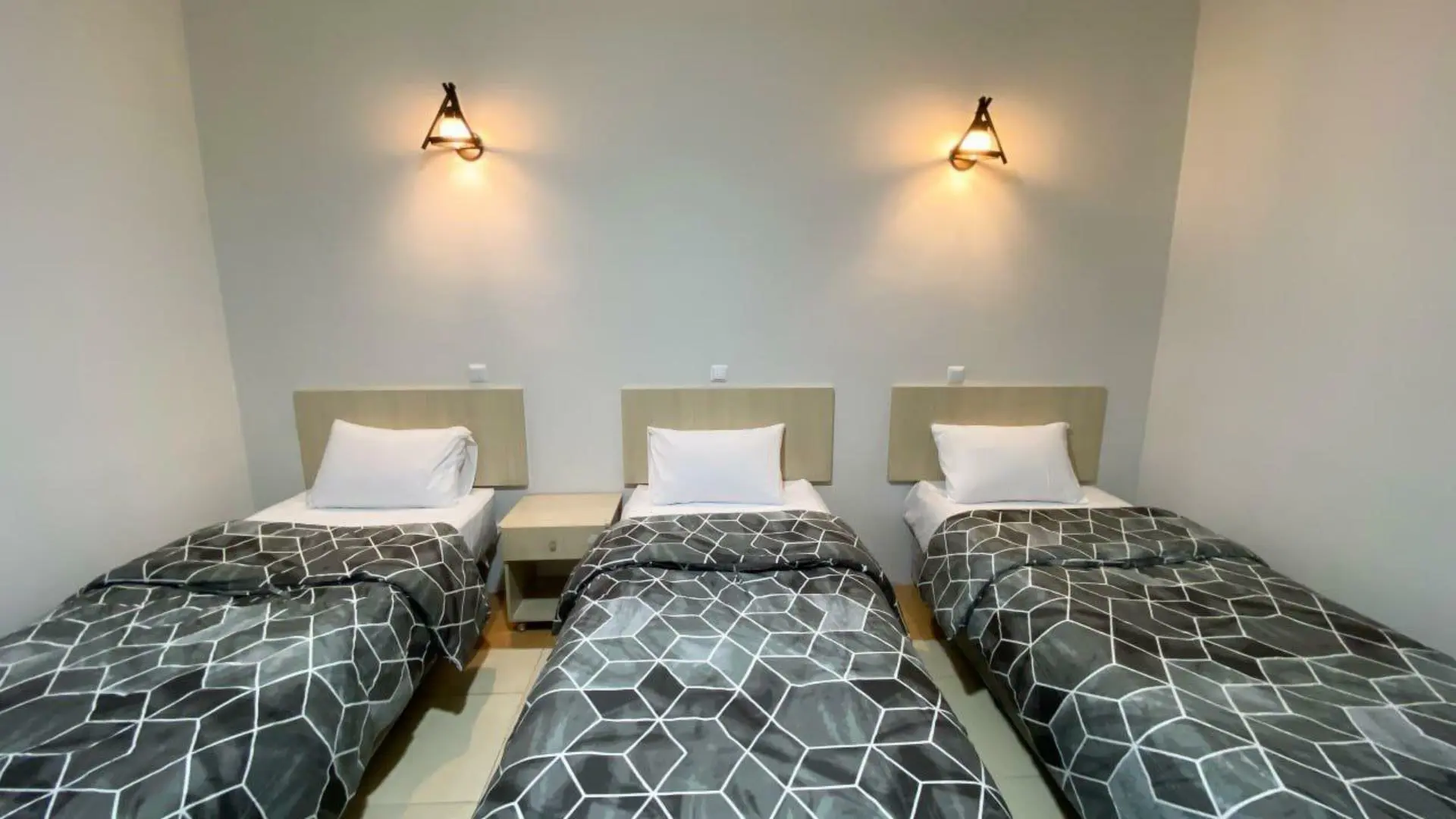 هتل همام اصفهان - اتاق 3 تخته (3 تخت 1 نفره)