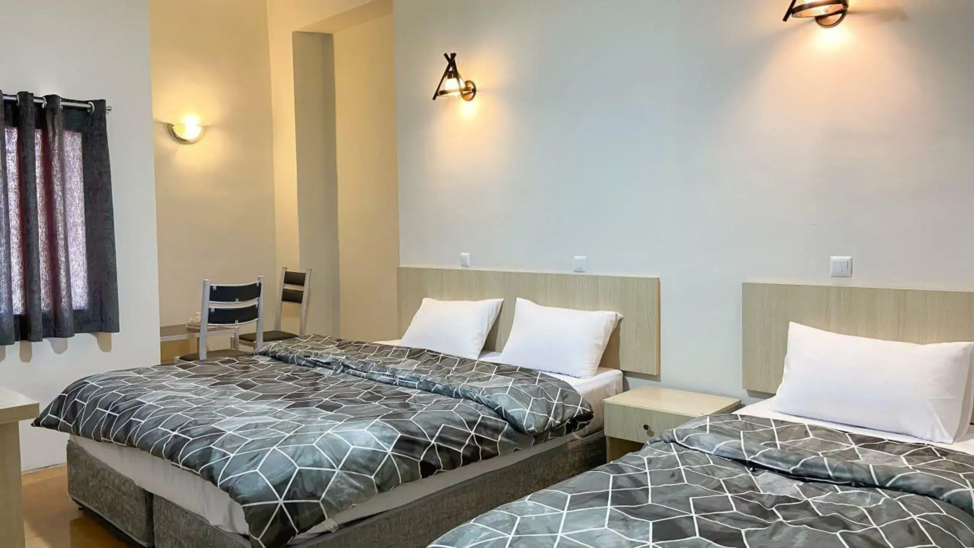 هتل همام اصفهان - اتاق 3 تخته (1 تخت 2 نفره 1 تخت 1 نفره)