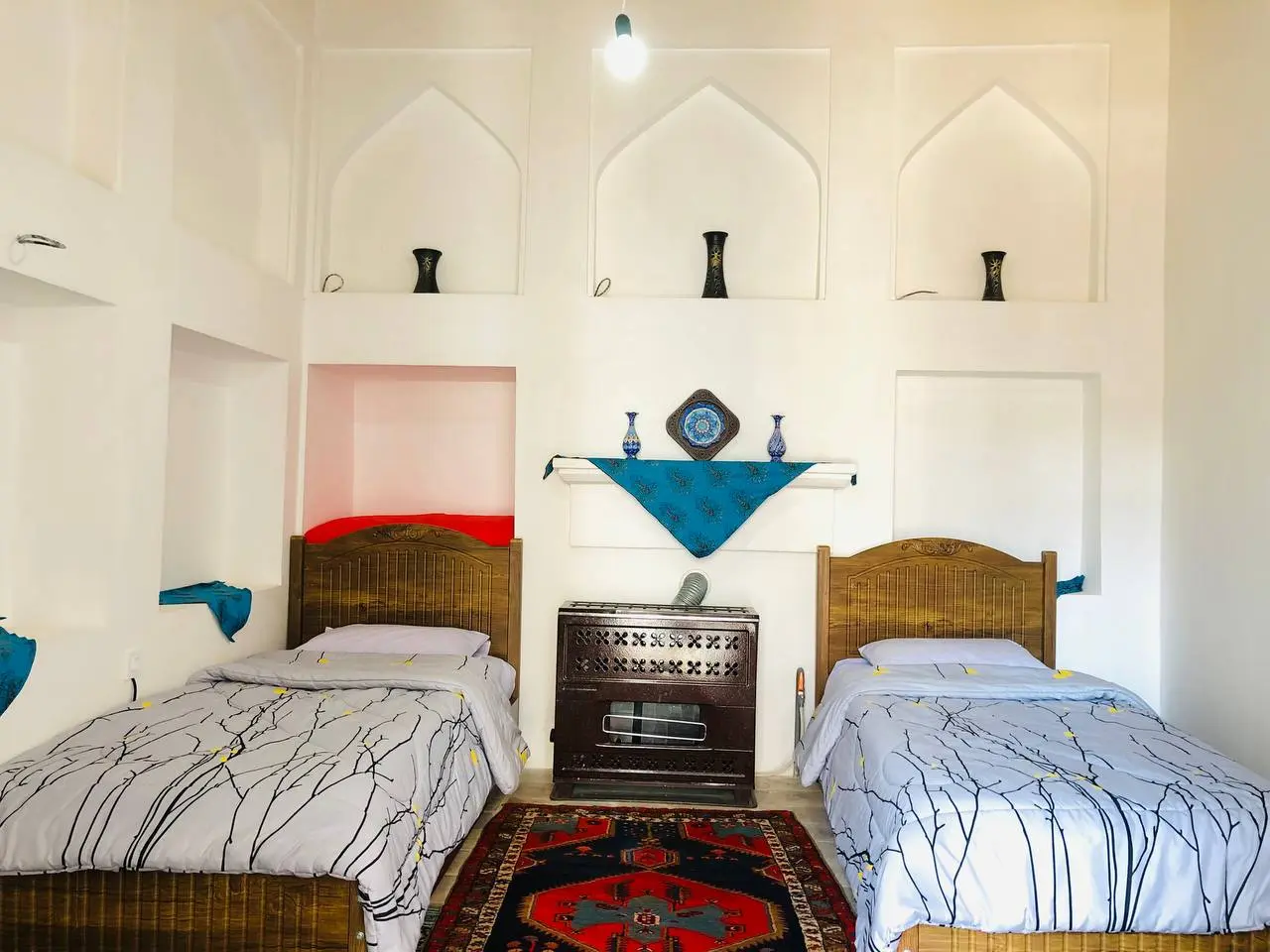 اقامتگاه سنتی عمارت اجلال تفرش - اتاق 2 تخته (2 تخت 1 نفره)