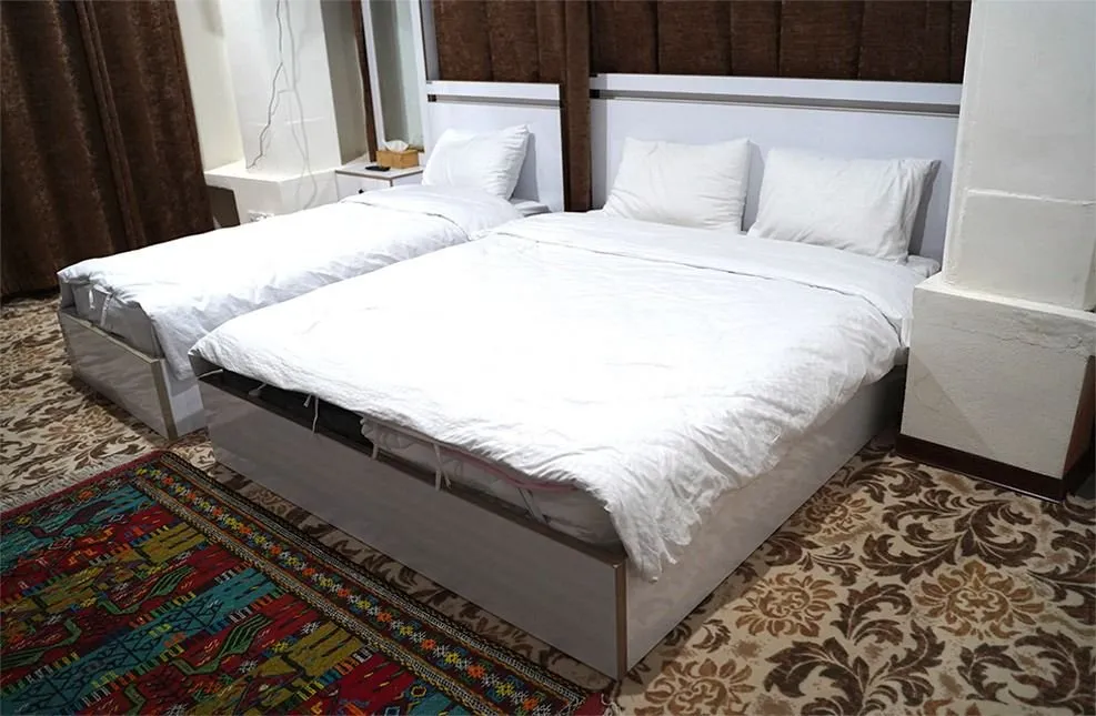 مجتمع اقامتی فاروس کنگان - اتاق 3 تخته (1 تخت 2 نفره 1 تخت 1 نفره)