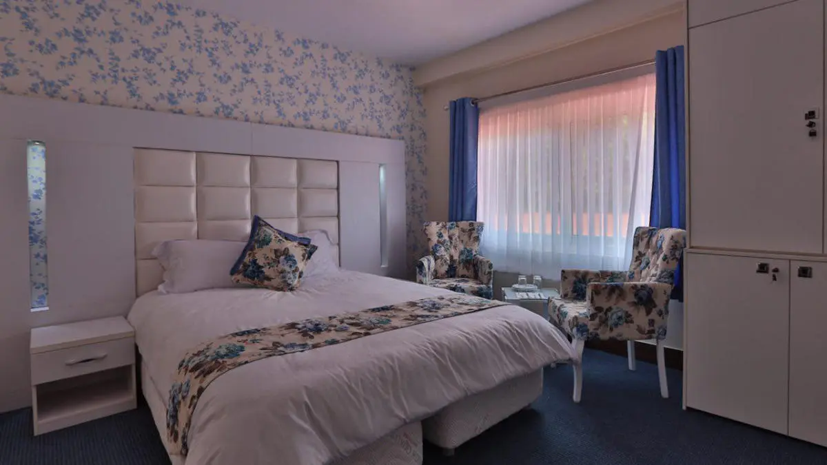 هتل بلوط تهران - اتاق 2 تخته (1 تخت 2 نفره)