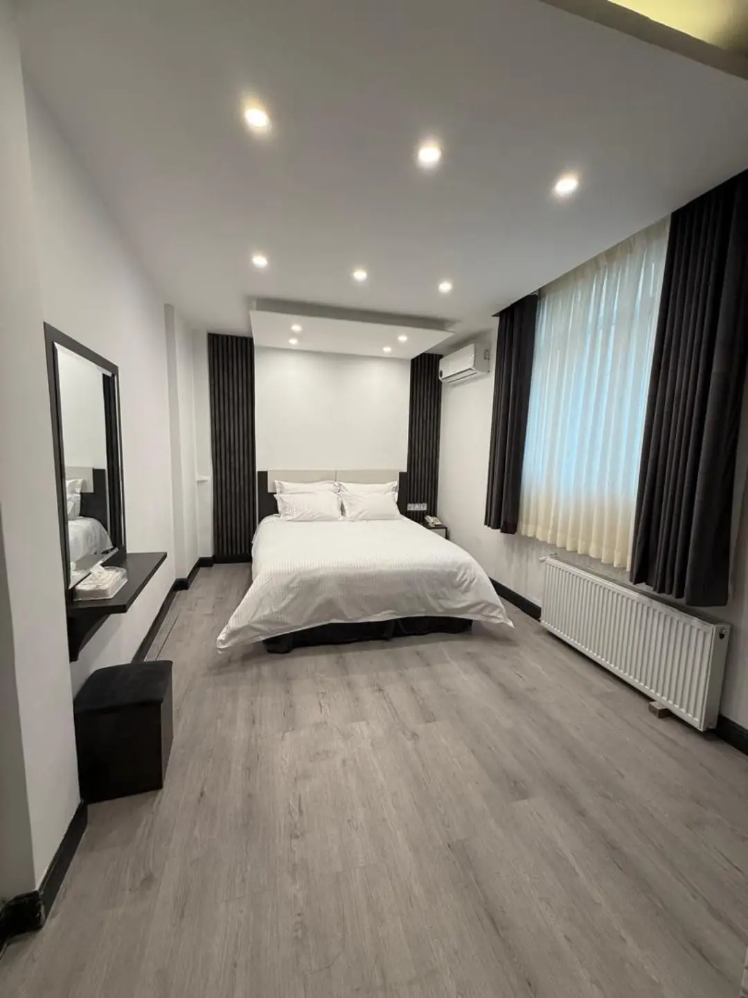 هتل پاسارگاد تهران - اتاق 2 تخته (1 تخت 2 نفره)