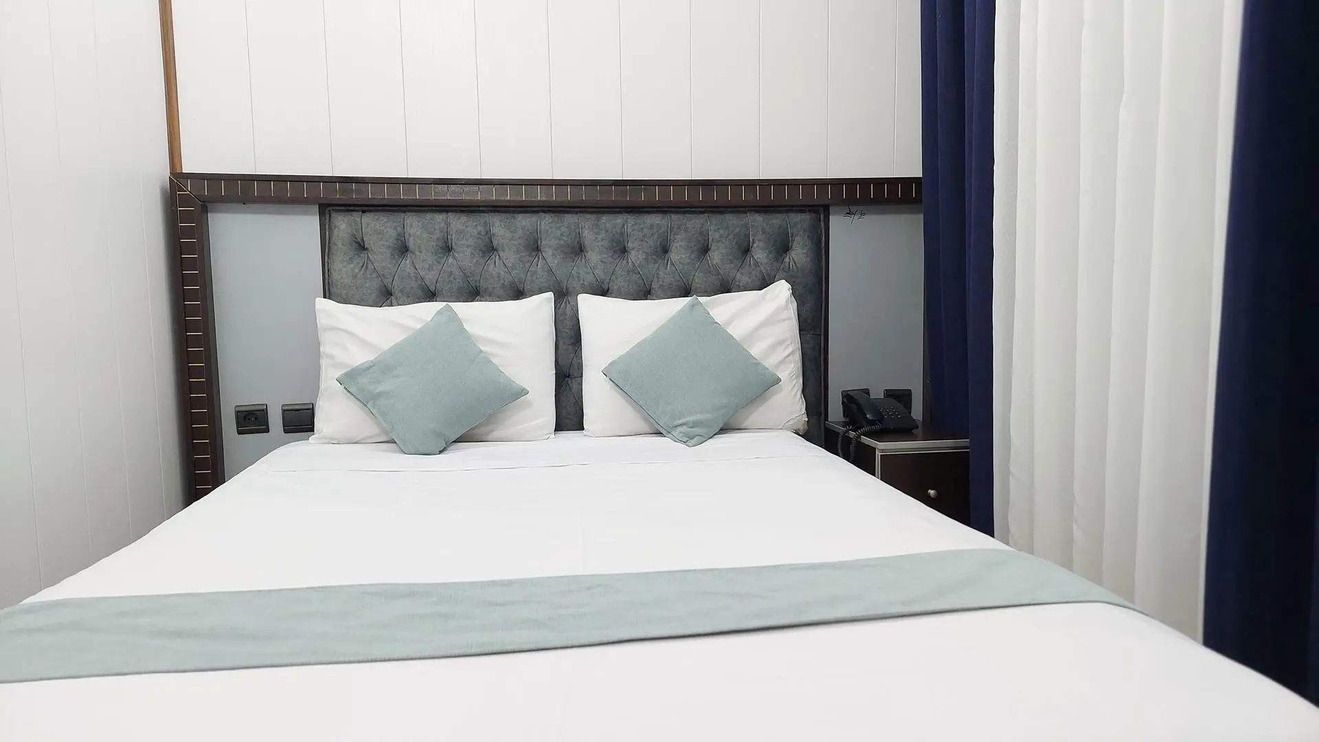 هتل سعدی تهران - اتاق 2 تخته (1 تخت 2 نفره)