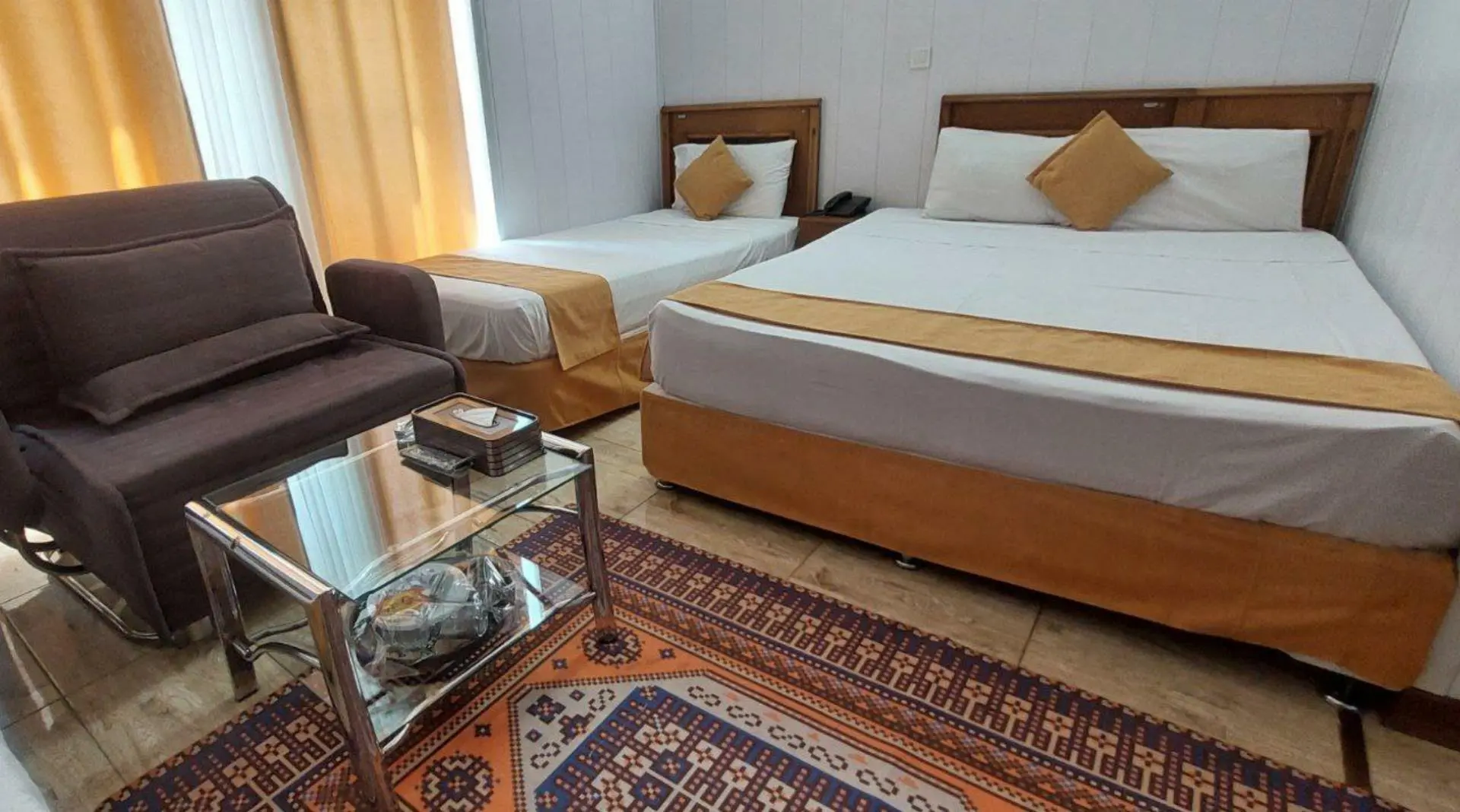 هتل سعدی تهران - اتاق 3 تخته (1 تخت 2 نفره)