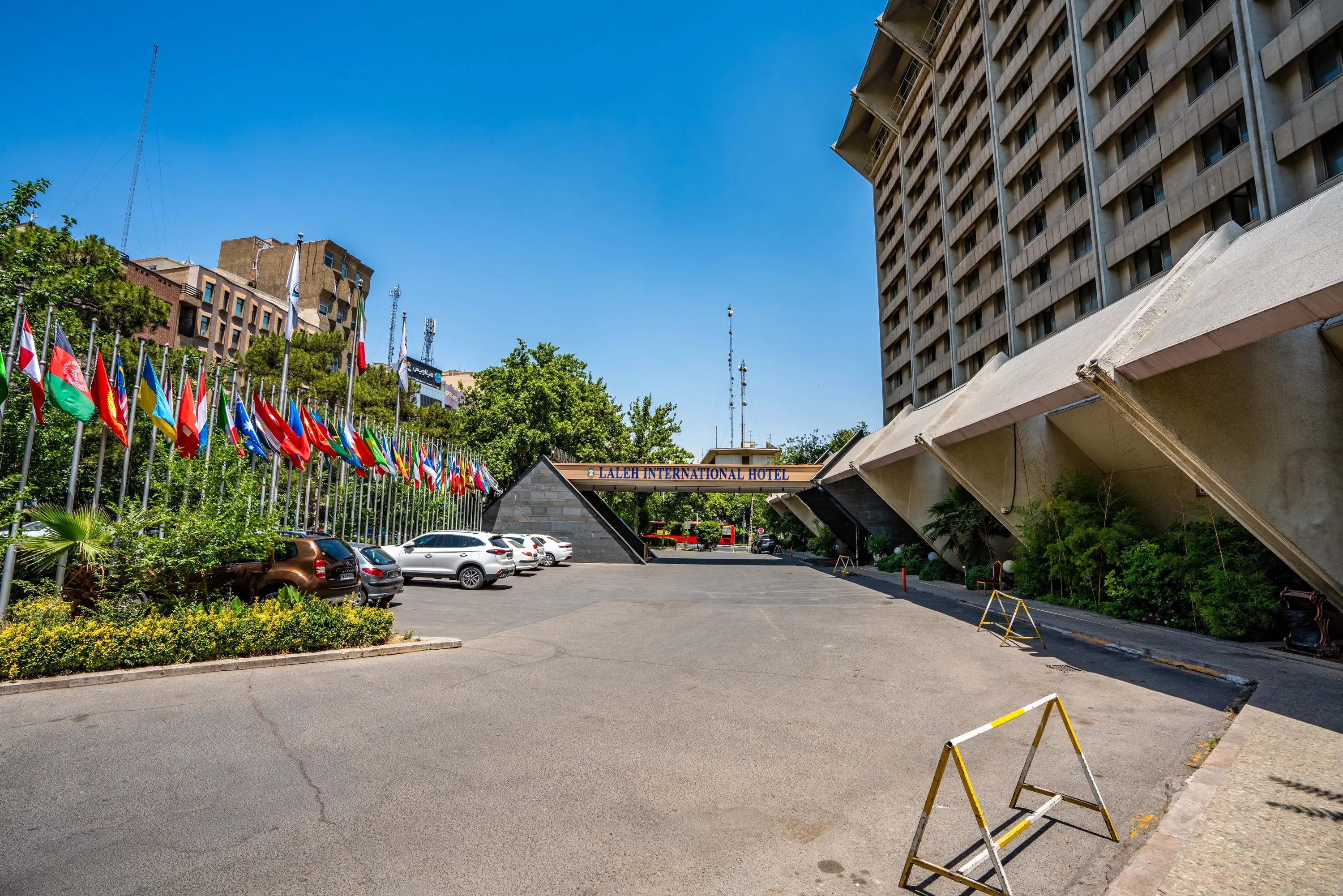 هتل بین المللی لاله تهران - نمای بیرونی