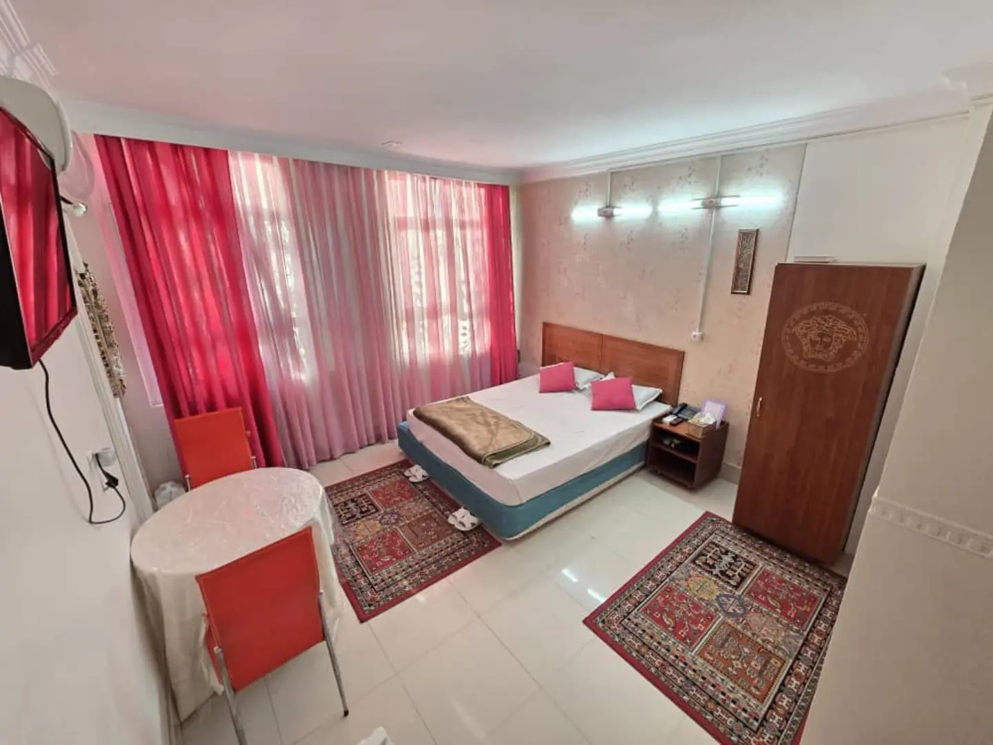هتل اخوت تهران - اتاق 2 تخته (1 تخت 2 نفره)