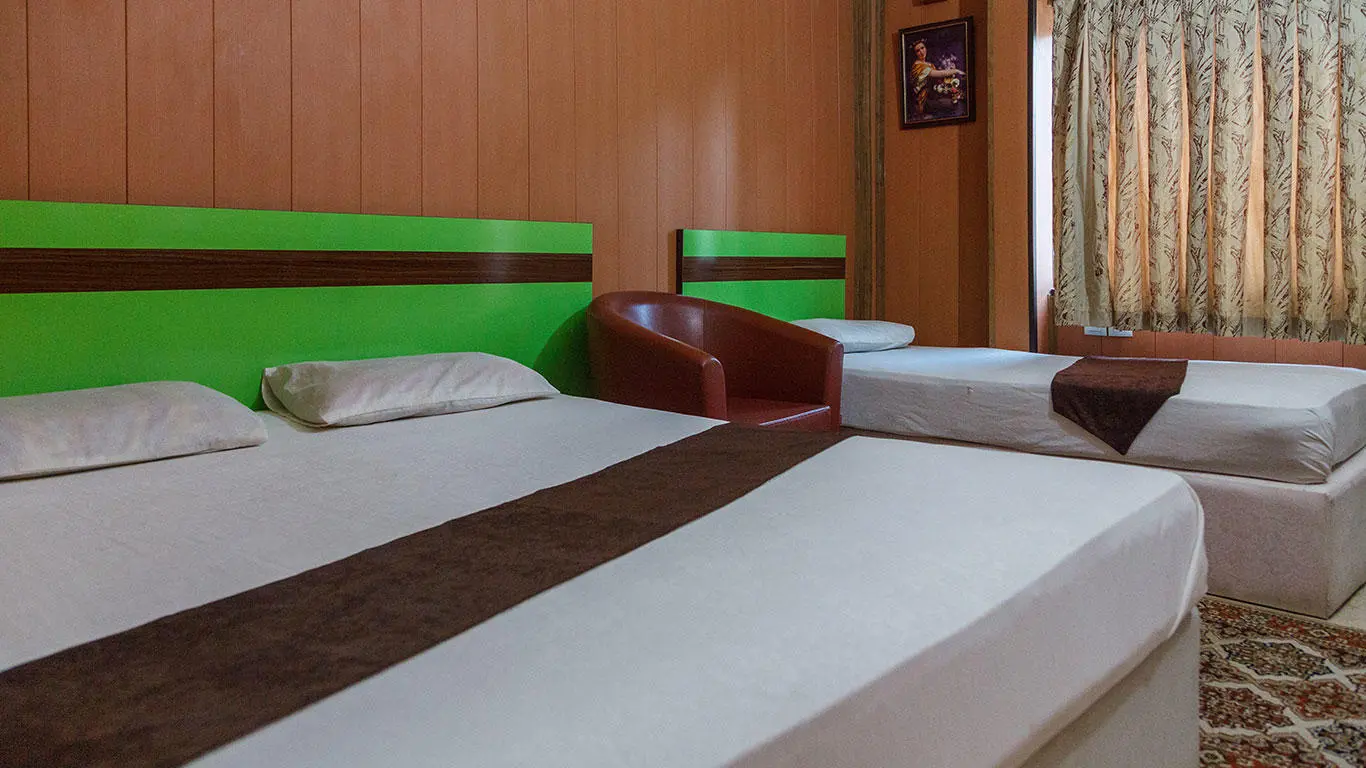 هتل آرا کیش - اتاق 3 تخته (1 تخت 2 نفره 1 تخت 1 نفره)