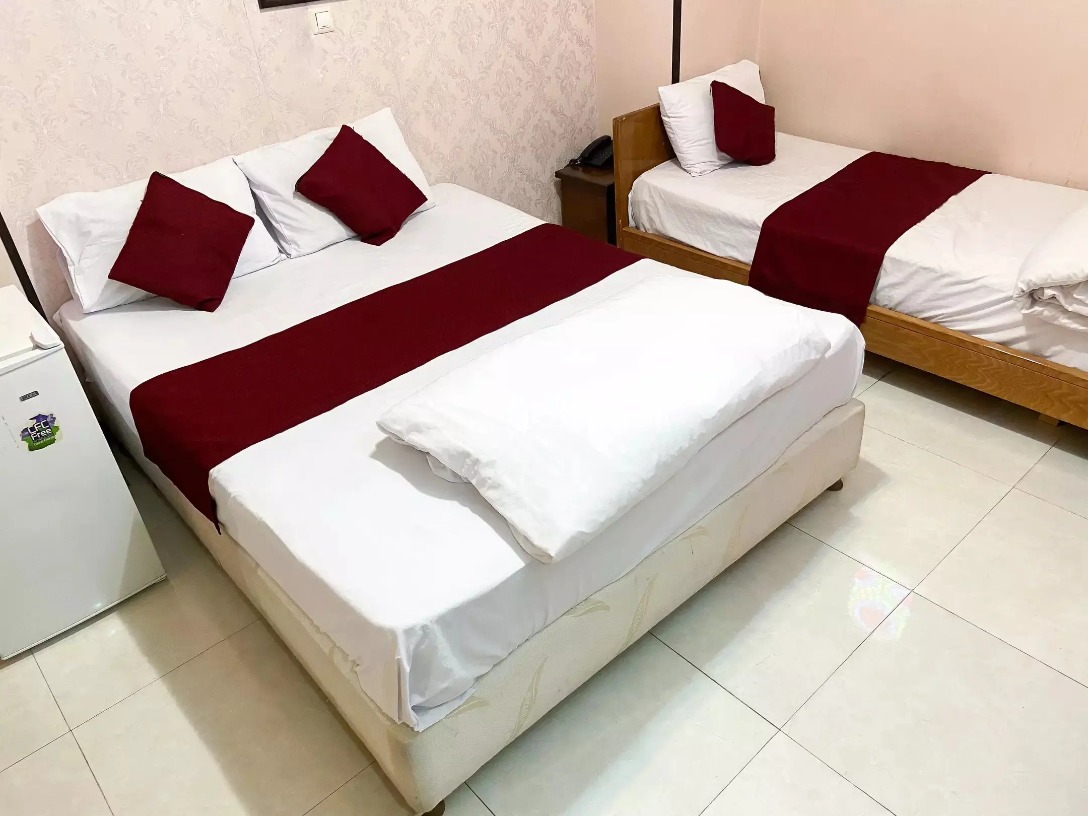 هتل جام فیروزه اصفهان - اتاق 3 تخته (1 تخت 2 نفره 1 تخت 1 نفره)